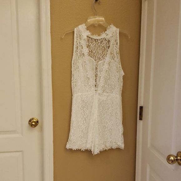 Romper - Picture 2 of 5